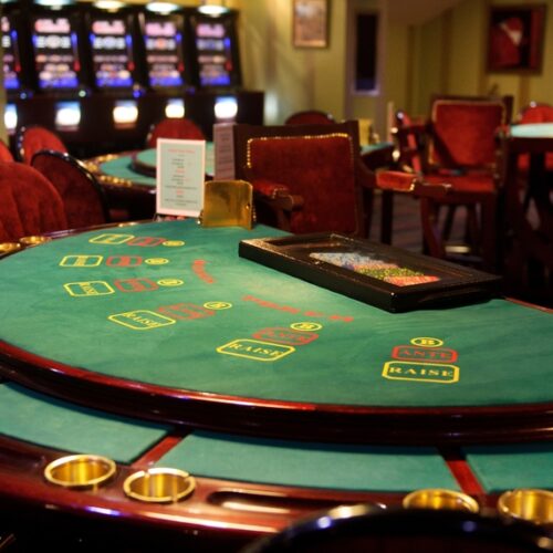 Blackjack u bukmacherów. Jak grać?